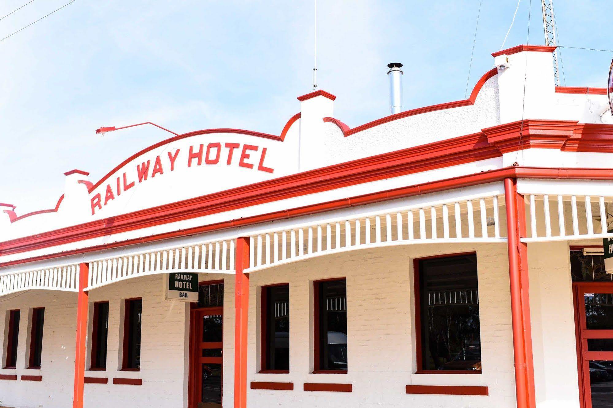 Heyfield Railway Hotel Exterior photo